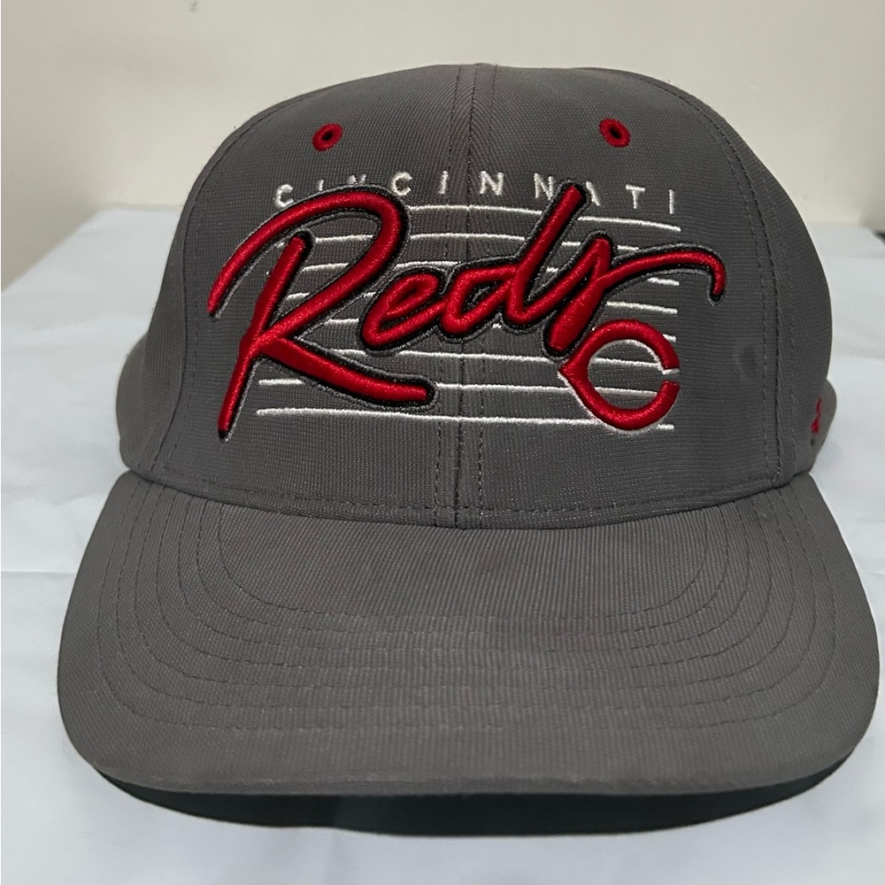 Cincinnati Reds Gray and Red Cap